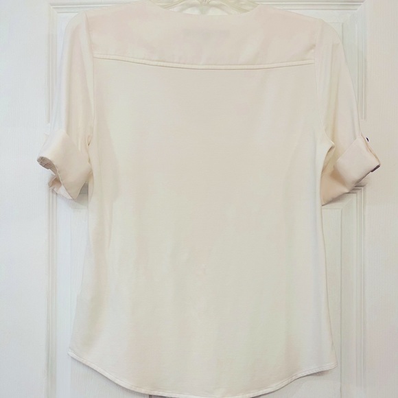 creamy white fluid good quality v neck button front tab sleeve, professional top - Picture 4 of 16